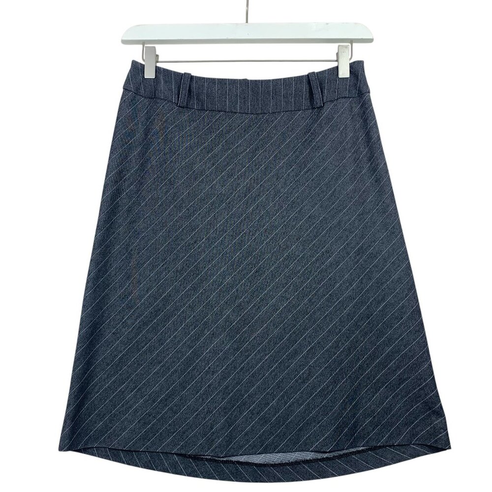 Tristan knee-length gray skirt size small